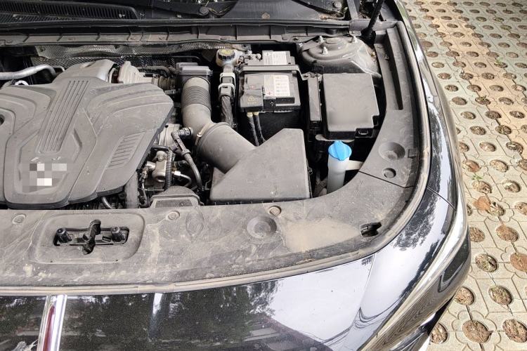 Used Hongqi H5 2023 2.0T Automatic Smart Connect Flagship Edition Engine Bay Left