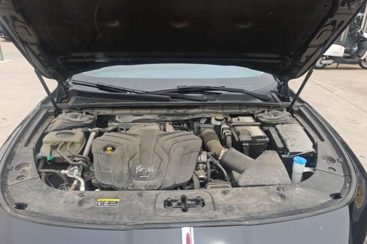 Used Hongqi H5 2023 2.0T Automatic Smart Connect Flagship Edition Engine Bay