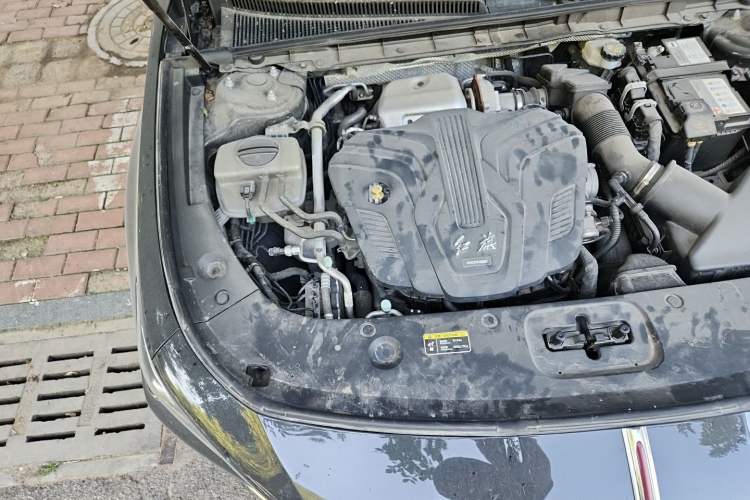 Used Hongqi H5 2023 2.0T Automatic Smart Connect Flagship Edition Engine Bay Right
