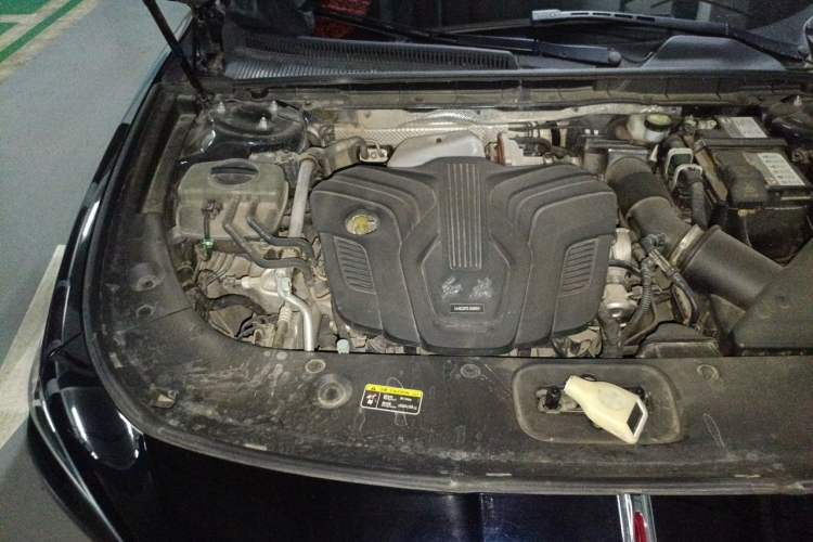 Used Hongqi H5 2023 2.0T Automatic Smart Connect Flagship Edition Engine Bay Right