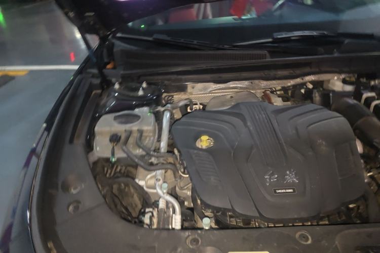 Used Hongqi H5 2023 2.0T Automatic Smart Connect Flagship Edition Engine Bay Right
