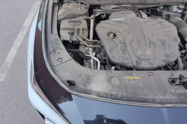 Used Hongqi H5 2023 2.0T Automatic Smart Connect Flagship Edition Engine Bay Right