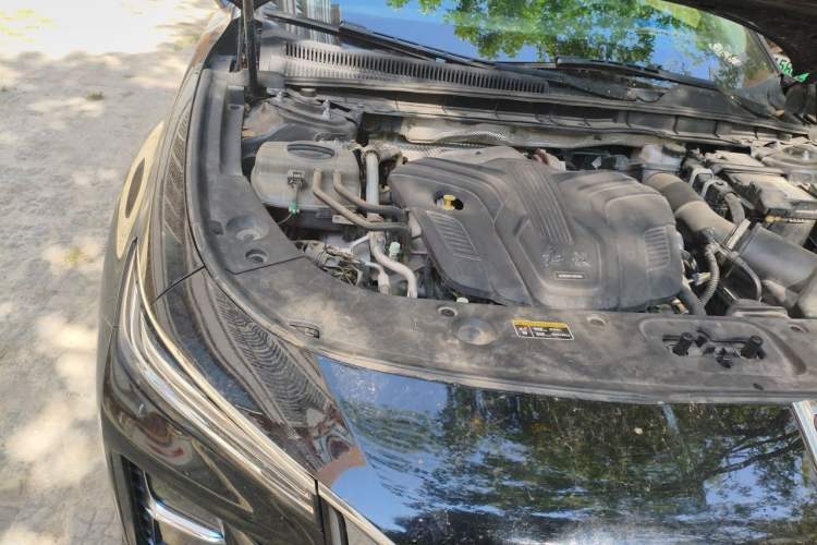 Used Hongqi H5 2023 2.0T Automatic Smart Connect Flagship Edition Engine Bay Right