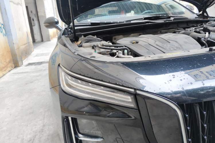 Used Hongqi H5 2023 2.0T Automatic Smart Connect Flagship Edition Engine Bay Right
