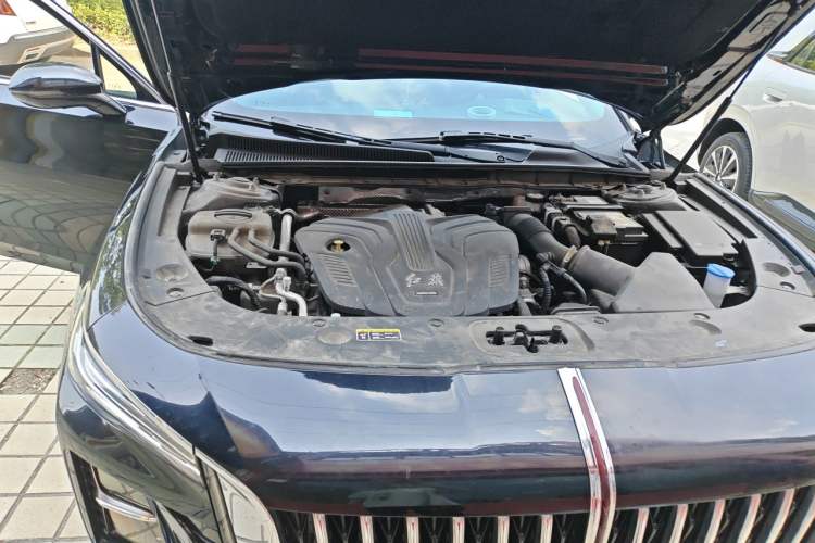 Used Hongqi H5 2023 2.0T Automatic Smart Connect Flagship Edition Engine Bay Right