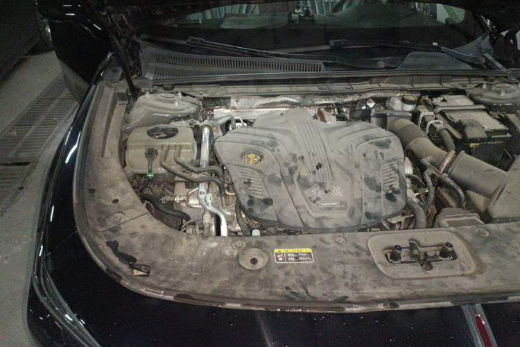 Used Hongqi H5 2023 2.0T Automatic Smart Connect Flagship Edition Engine Bay Right
