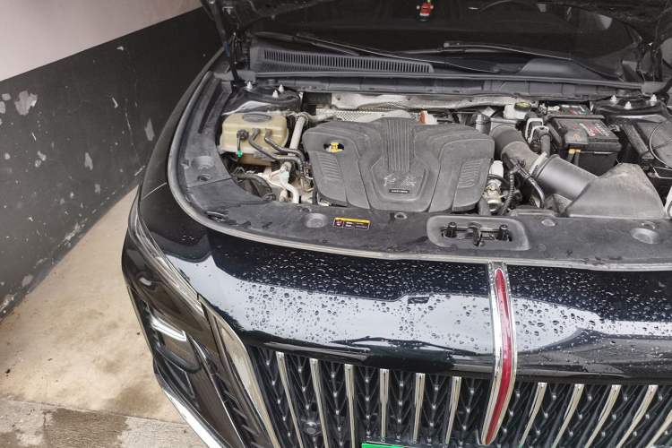 Used Hongqi H5 2023 2.0T Automatic Smart Connect Flagship Edition Engine Bay Right