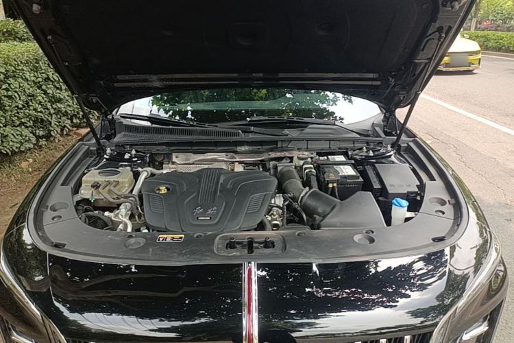 Used Hongqi H5 2023 2.0T Automatic Smart Connect Flagship Edition Engine Bay