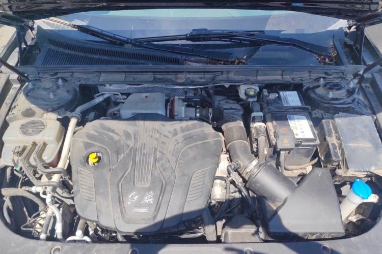 Used Hongqi H5 2023 2.0T Automatic Smart Connect Flagship Edition Engine Bay