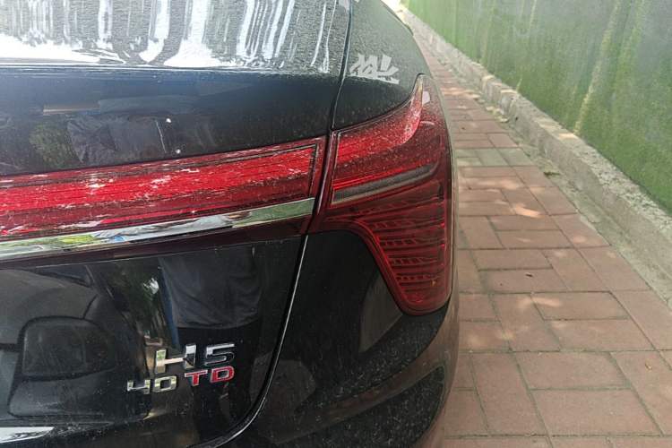 Used Hongqi H5 2023 2.0T Automatic Smart Connect Flagship Edition Exterior 3