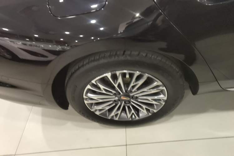 Used Hongqi H5 2023 2.0T Automatic Smart Connect Flagship Edition Exterior 5