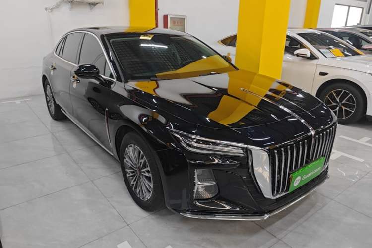 Used Hongqi H5 2023 1.5T DCT Smart Connect Flagship Edition Front Right 45 Deg