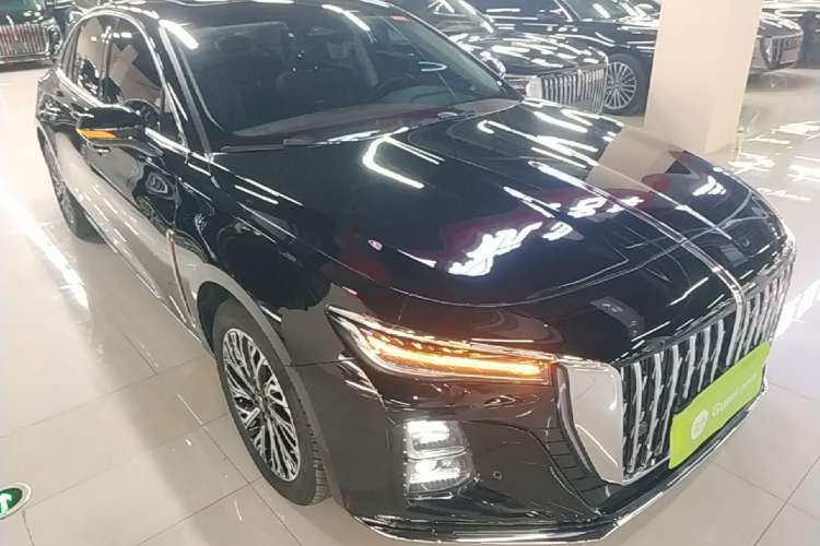 Used Hongqi H5 2023 2.0T Automatic Smart Connect Flagship Edition Front Right 45 Deg