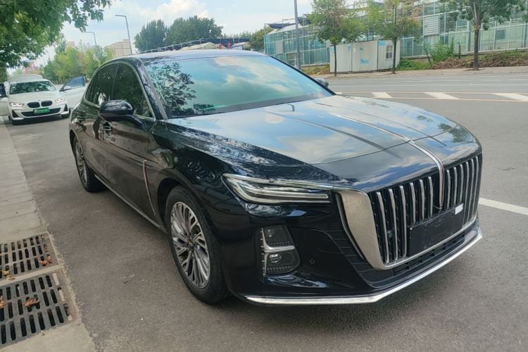 Used Hongqi H5 2023 2.0T Automatic Smart Connect Flagship Edition Front Right 45 Deg