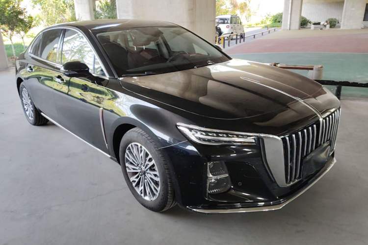 Used Hongqi H5 2023 1.5T DCT Smart Connect Flagship Edition Front Right 45 Deg