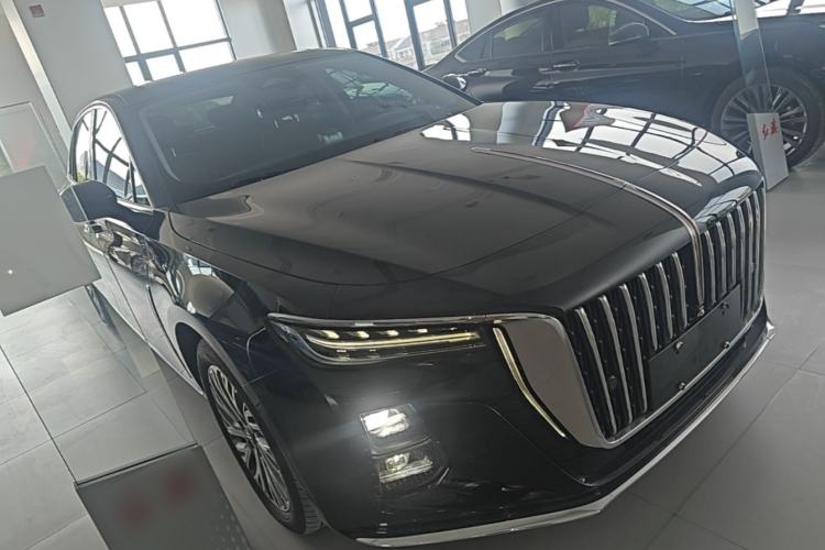 Used Hongqi H5 2023 1.5T HEV Smart Connect Flagship Edition Front Right 45 Deg
