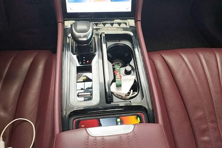 Used Hongqi H5 2023 2.0T Automatic Smart Connect Flagship Edition Gear Lever