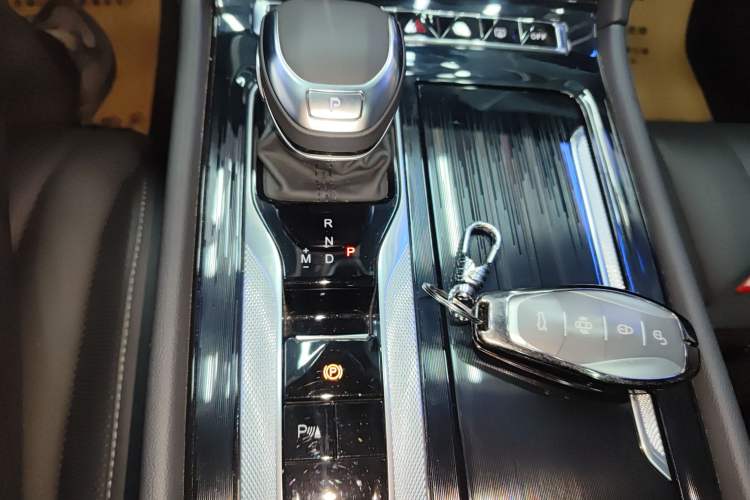 Used Hongqi H5 2023 1.5T DCT Smart Connect Flagship Edition Gear Lever