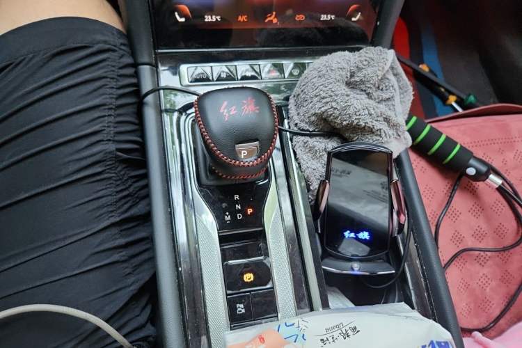 Used Hongqi H5 2023 2.0T Automatic Smart Connect Flagship Edition Gear Lever