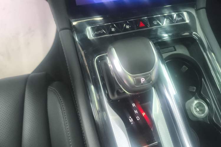 Used Hongqi H5 2023 1.5T DCT Smart Connect Flagship Edition Gear Lever
