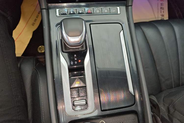 Used Hongqi H5 2023 2.0T Automatic Smart Connect Flagship Edition Gear Lever