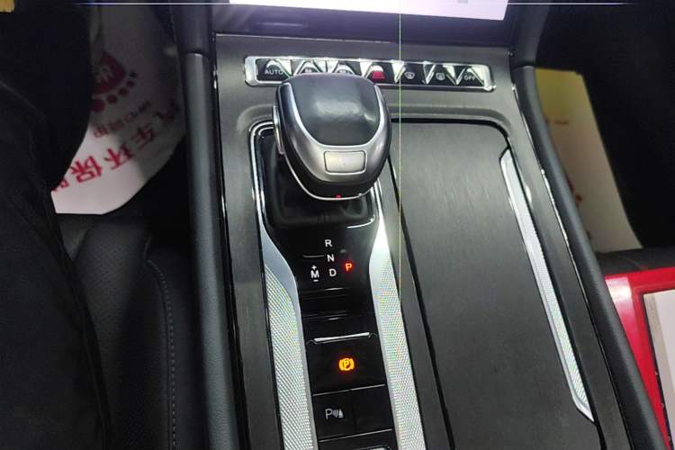 Used Hongqi H5 2023 2.0T Automatic Smart Connect Flagship Edition Gear Lever