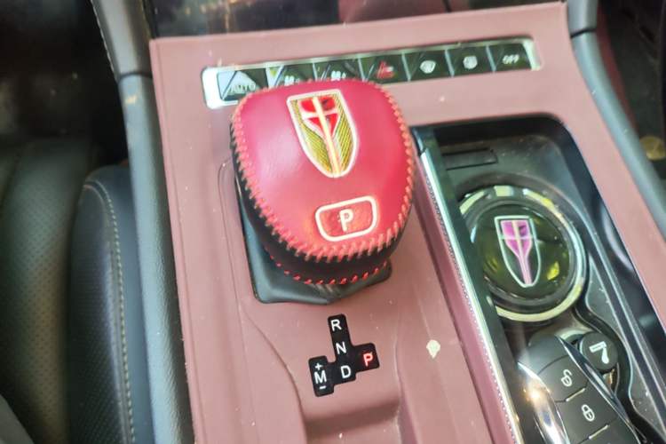 Used Hongqi H5 2023 2.0T Automatic Smart Connect Flagship Edition Gear Lever