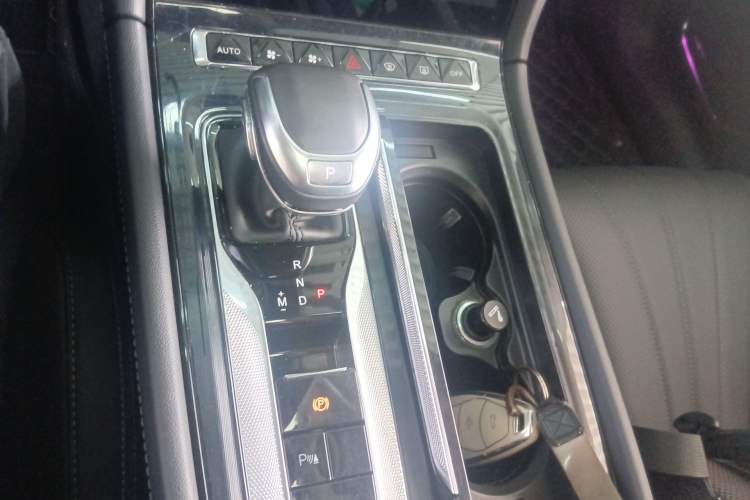 Used Hongqi H5 2023 1.5T DCT Smart Connect Flagship Edition Gear Lever