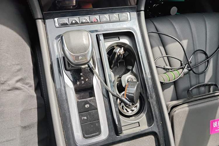 Used Hongqi H5 2023 1.5T DCT Smart Connect Flagship Edition Gear Lever