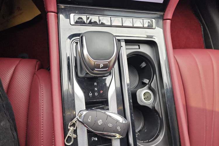 Used Hongqi H5 2023 1.5T DCT Smart Connect Flagship Edition Gear Lever