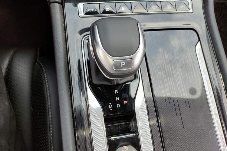 Used Hongqi H5 2023 1.5T DCT Smart Connect Flagship Edition Gear Lever