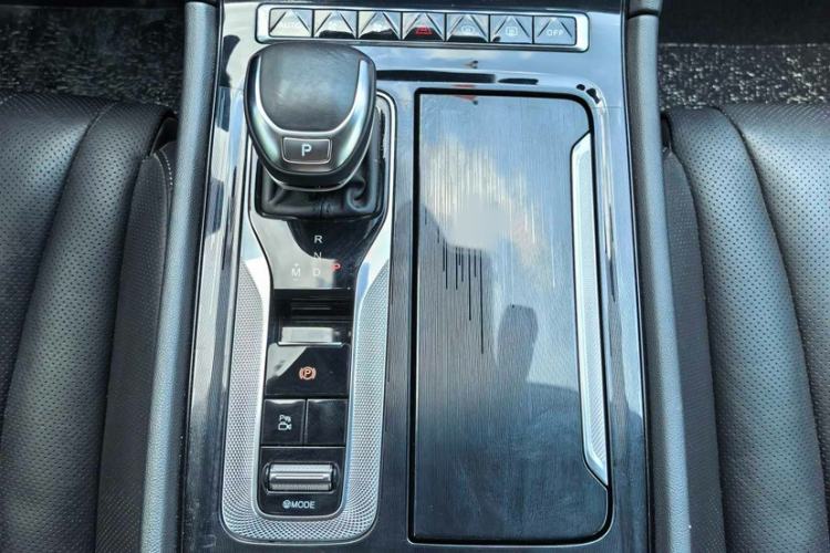 Used Hongqi H5 2023 2.0T Automatic Smart Connect Flagship Edition Gear Lever