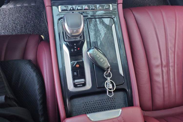 Used Hongqi H5 2023 2.0T Automatic Smart Connect Flagship Edition Gear Lever