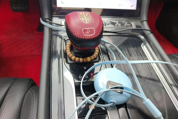 Used Hongqi H5 2023 2.0T Automatic Smart Connect Flagship Edition Gear Lever