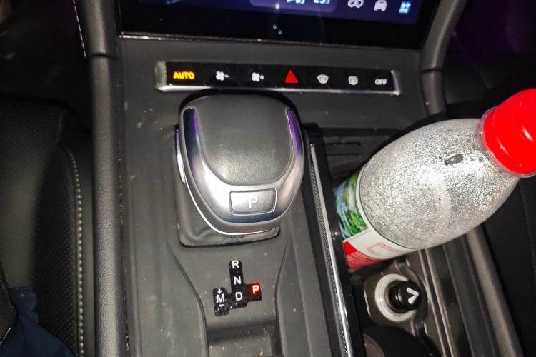 Used Hongqi H5 2023 1.5T DCT Smart Connect Flagship Edition Gear Lever
