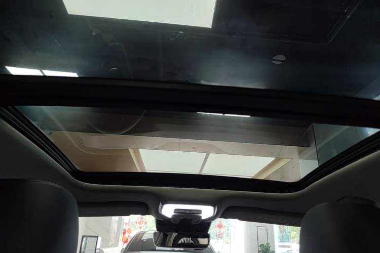 Used Hongqi H5 2023 2.0T Automatic Smart Connect Flagship Edition Headliner