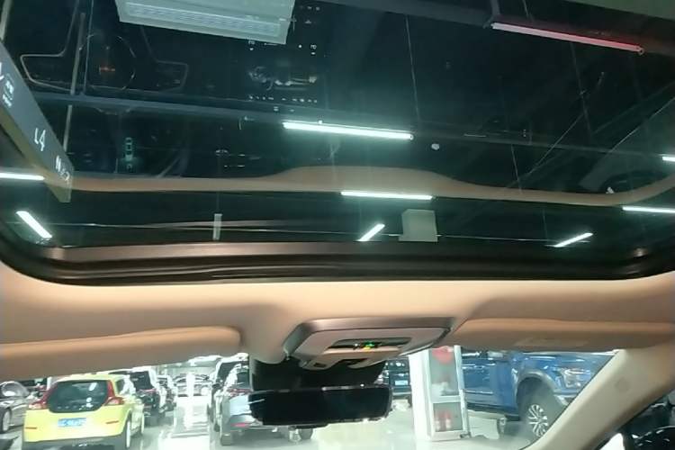 Used Hongqi H5 2023 2.0T Automatic Smart Connect Flagship Edition Headliner