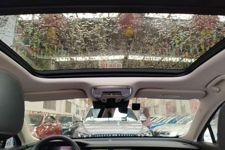Used Hongqi H5 2023 2.0T Automatic Smart Connect Flagship Edition Headliner