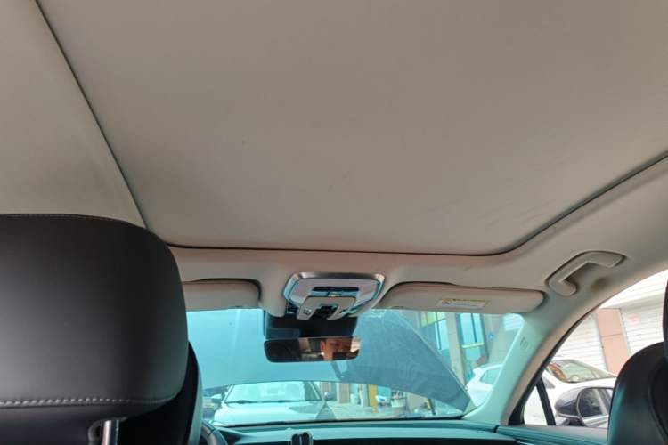 Used Hongqi H5 2023 2.0T Automatic Smart Connect Flagship Edition Headliner
