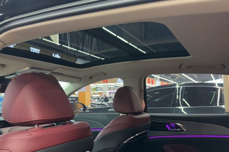 Used Hongqi H5 2023 2.0T Automatic Smart Connect Flagship Edition Headliner