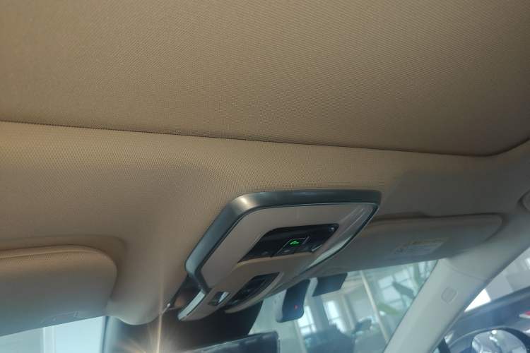Used Hongqi H5 2023 2.0T Automatic Smart Connect Flagship Edition Headliner