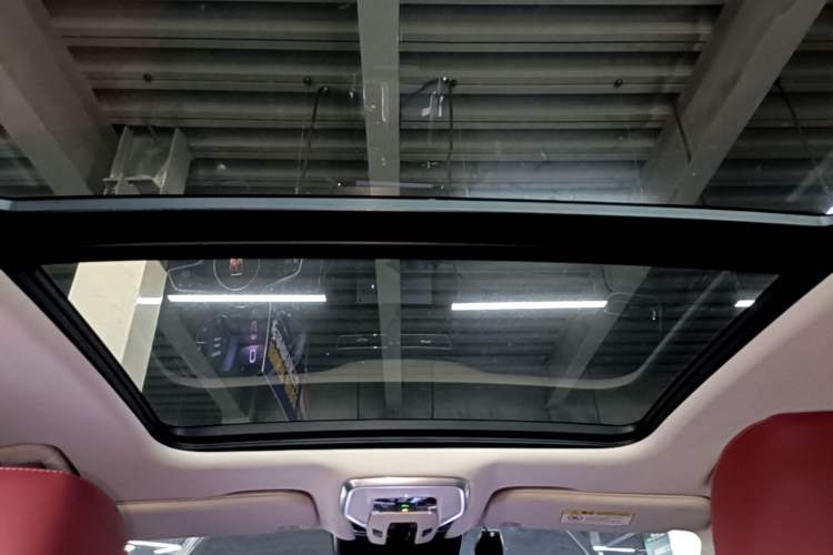 Used Hongqi H5 2023 2.0T Automatic Smart Connect Flagship Edition Headliner