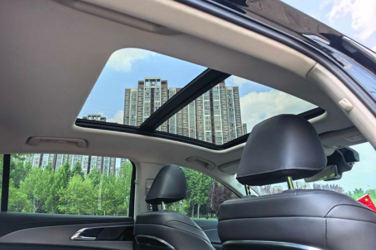 Used Hongqi H5 2023 2.0T Automatic Smart Connect Flagship Edition Headliner