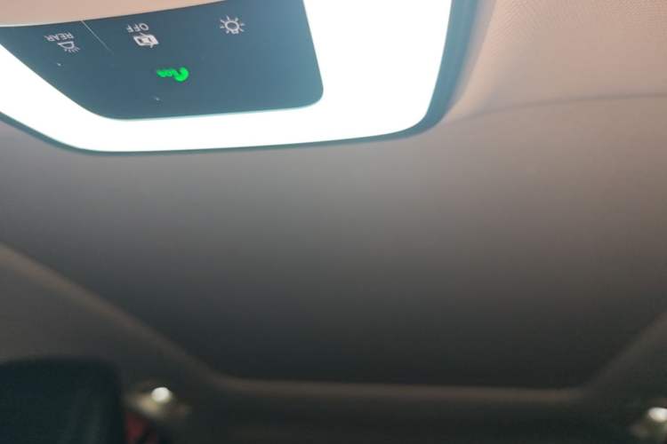 Used Hongqi H5 2023 2.0T Automatic Smart Connect Flagship Edition Headliner