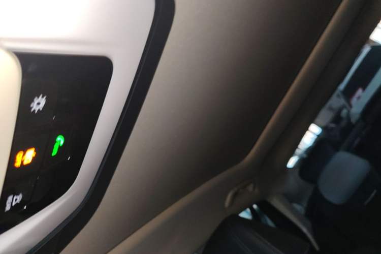 Used Hongqi H5 2023 2.0T Automatic Smart Connect Flagship Edition Headliner