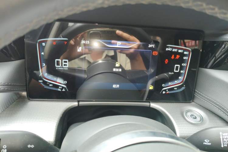 Used Hongqi H5 2023 2.0T Automatic Smart Connect Flagship Edition Instrument Cluster