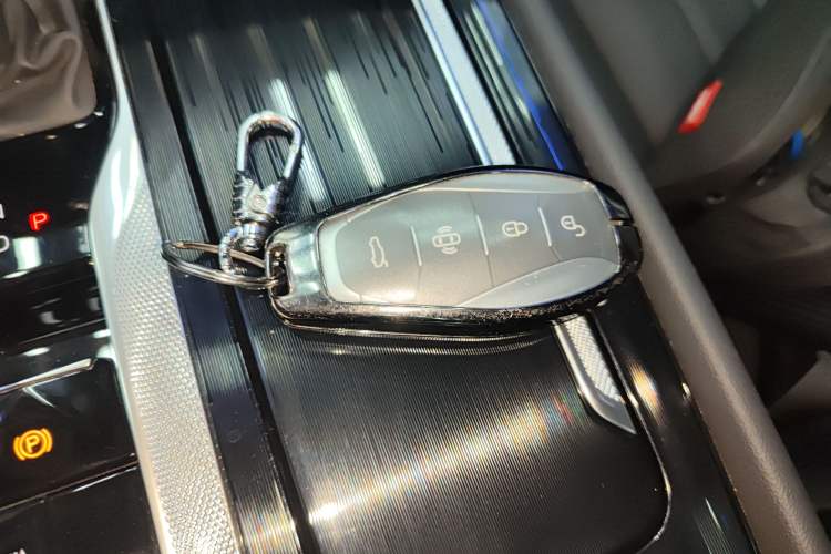 Used Hongqi H5 2023 1.5T DCT Smart Connect Flagship Edition Interior 1