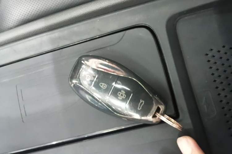 Used Hongqi H5 2023 2.0T Automatic Smart Connect Flagship Edition Interior 1