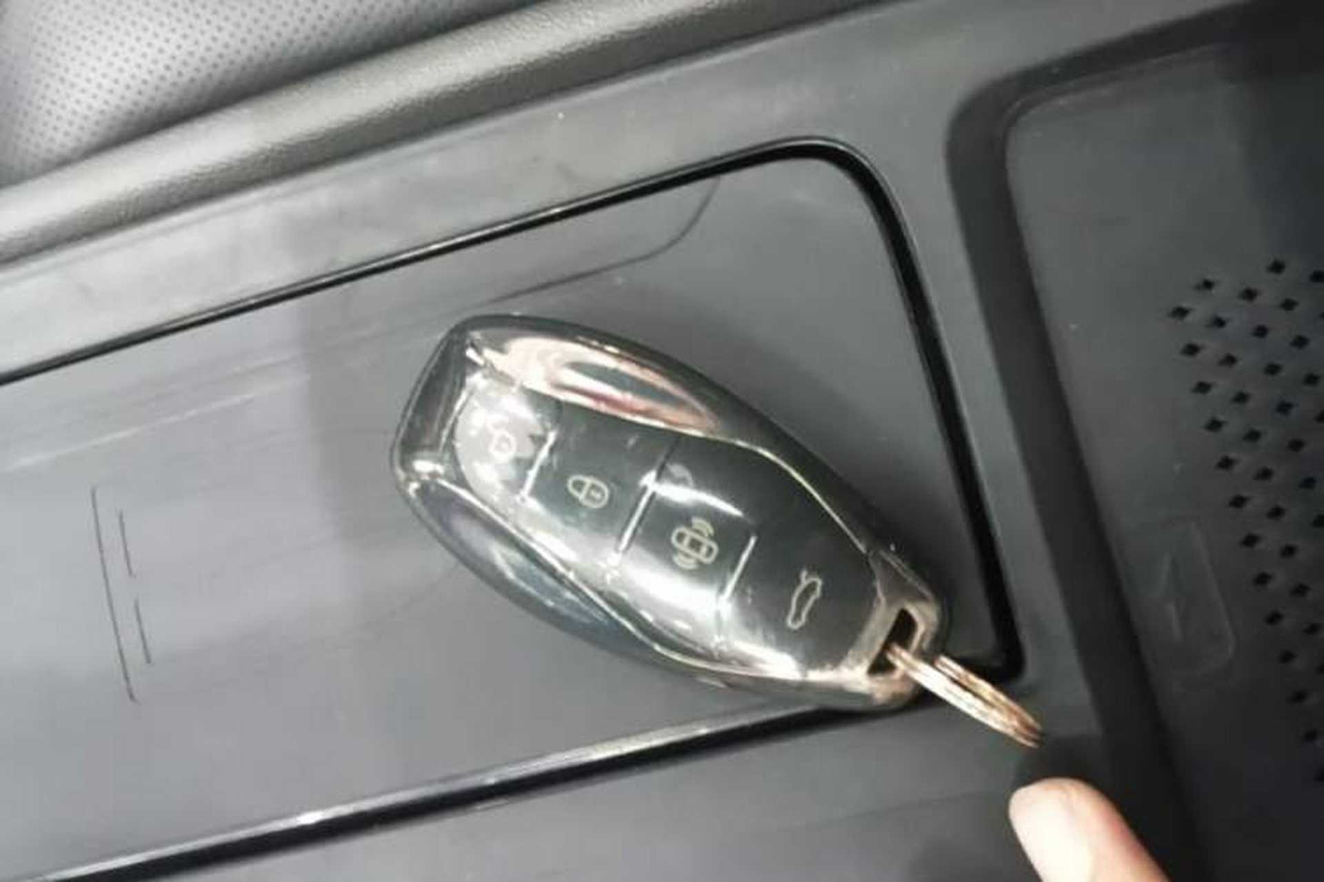 Used Hongqi H5 2023 2.0T Automatic Smart Connect Flagship Edition Interior 1
