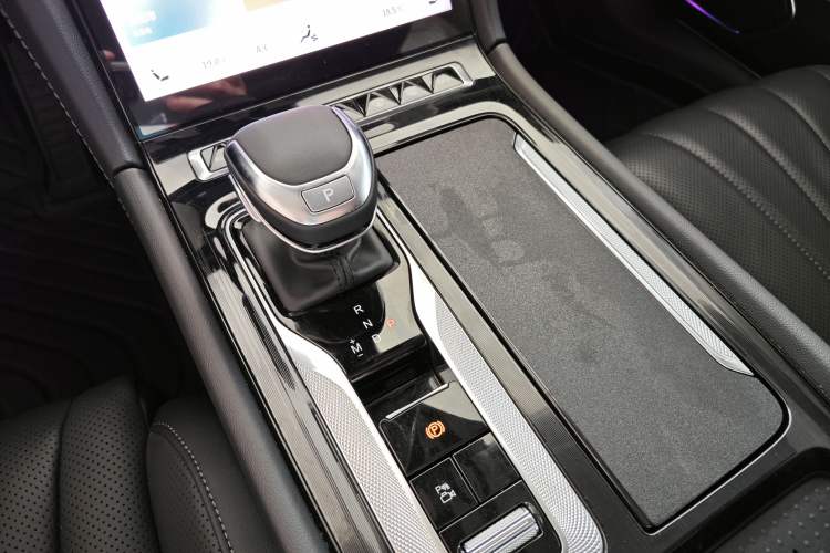Used Hongqi H5 2023 2.0T Automatic Smart Connect Flagship Edition Interior 1